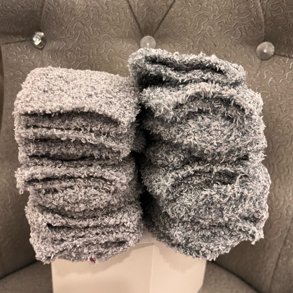 NWT, Womans Hanes cozy crew socks - Picture 5 of 5